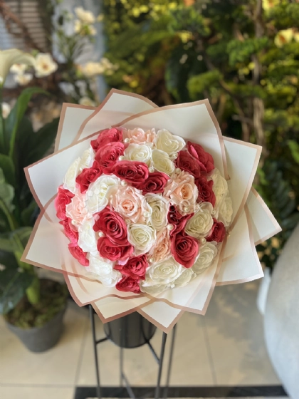 �ncili Pembe G�l �steme �i�e�i